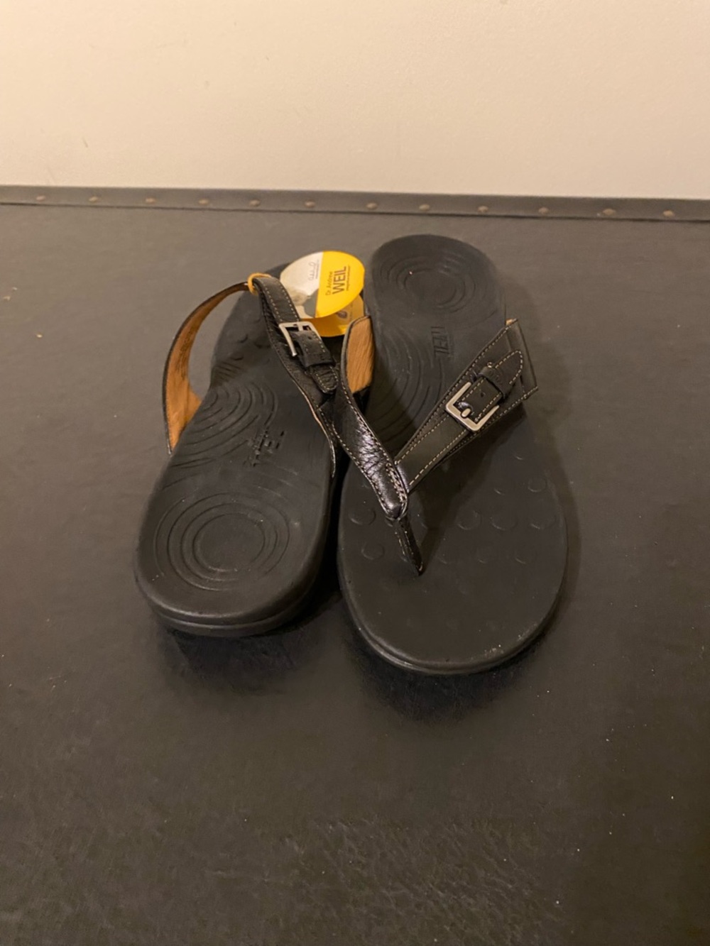 Dr. Andrew Weil Clam & Clarity Black Leather Women's Thong Sandals with Buckle - Picture 8 of 13
